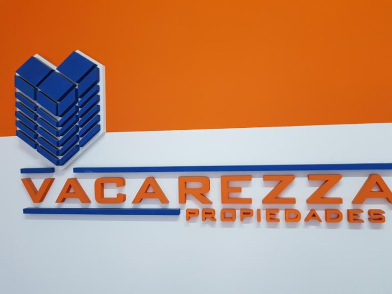 Vacarezza Propiedades logo