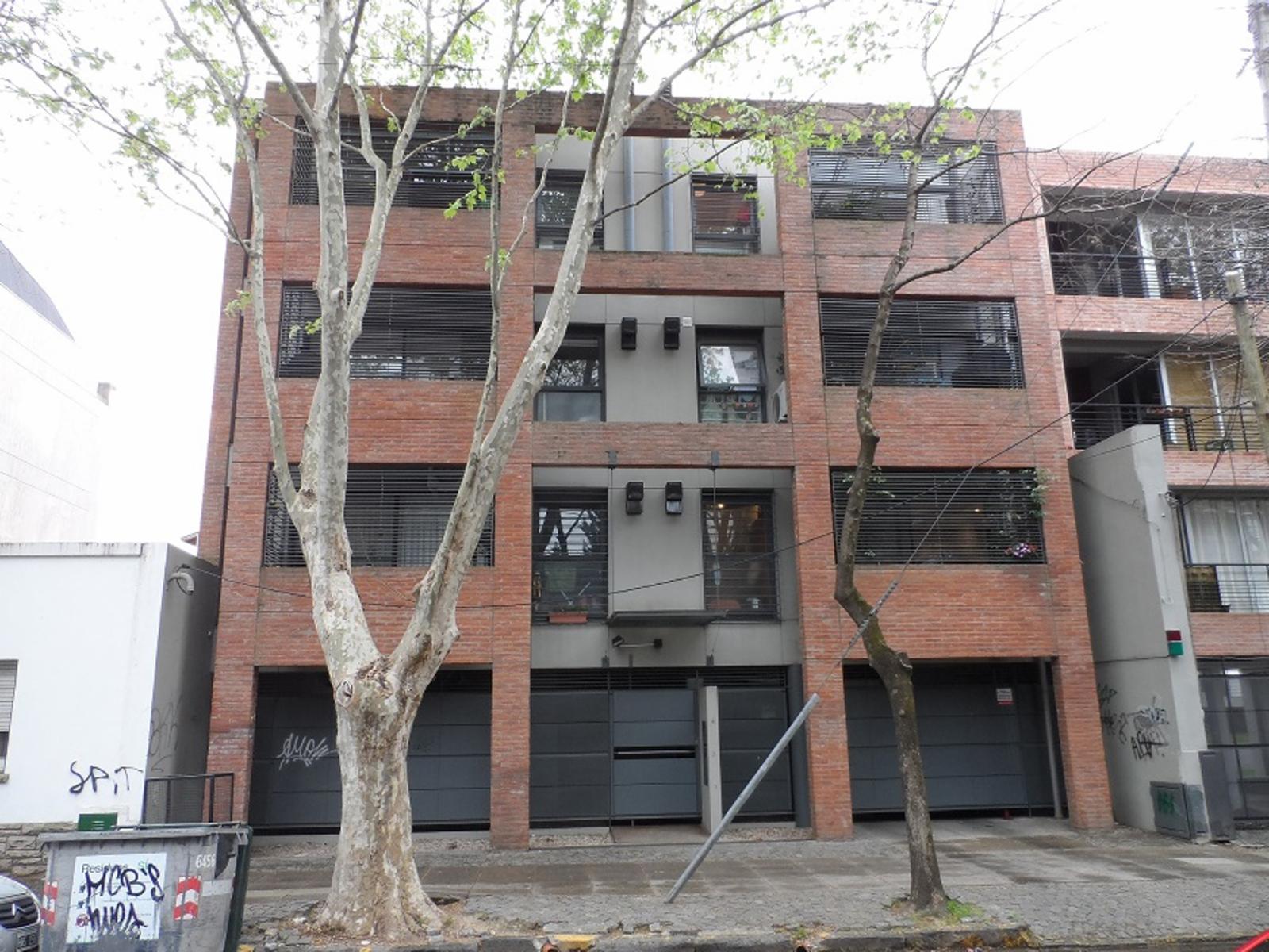 Excelente departamento con cochera