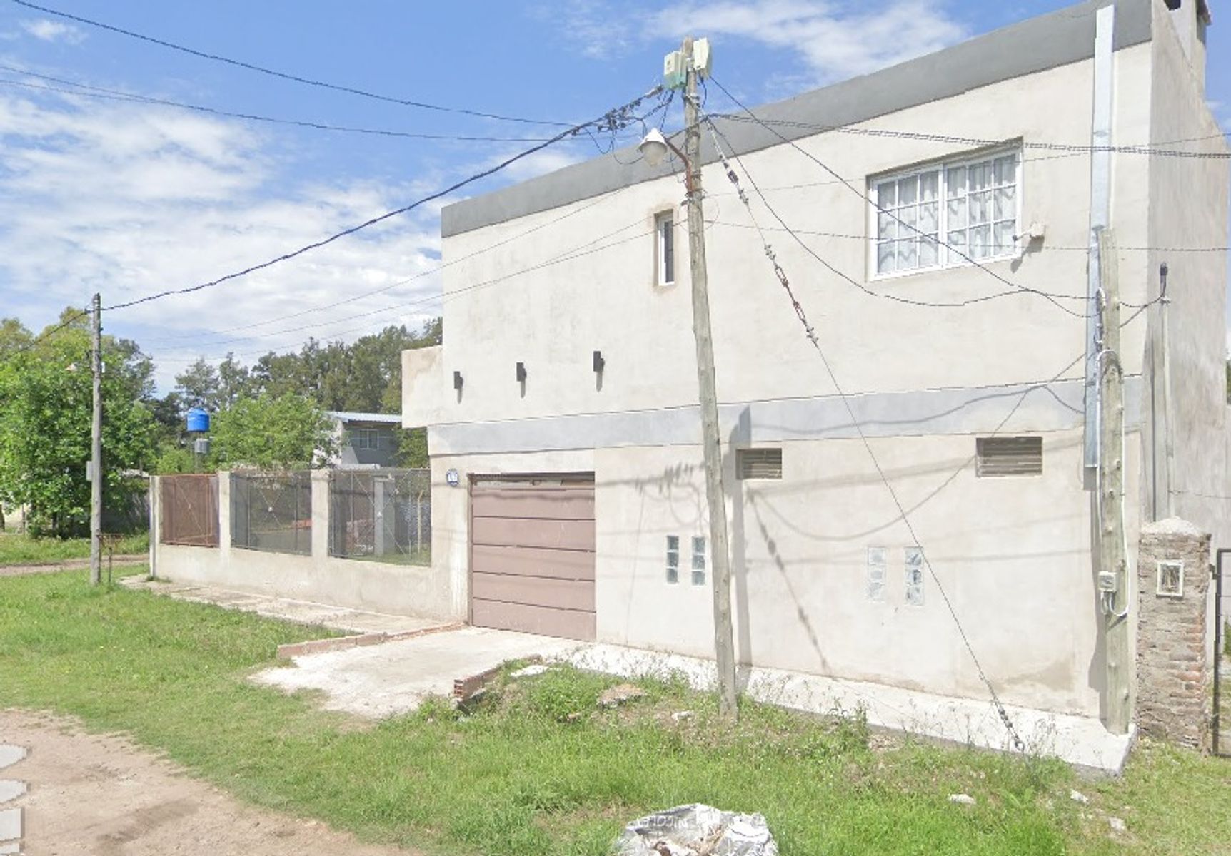 Propiedad Moderna en Esquina con Gran Garage-Quincho