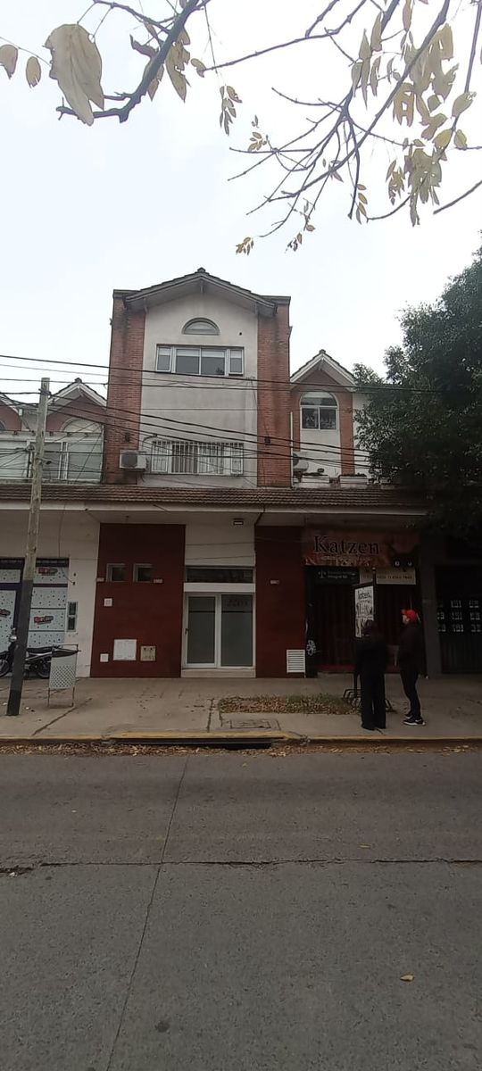Alquiler de hermoso y luminoso departamento de 2 ambientes al frente en Ciudad Jardín