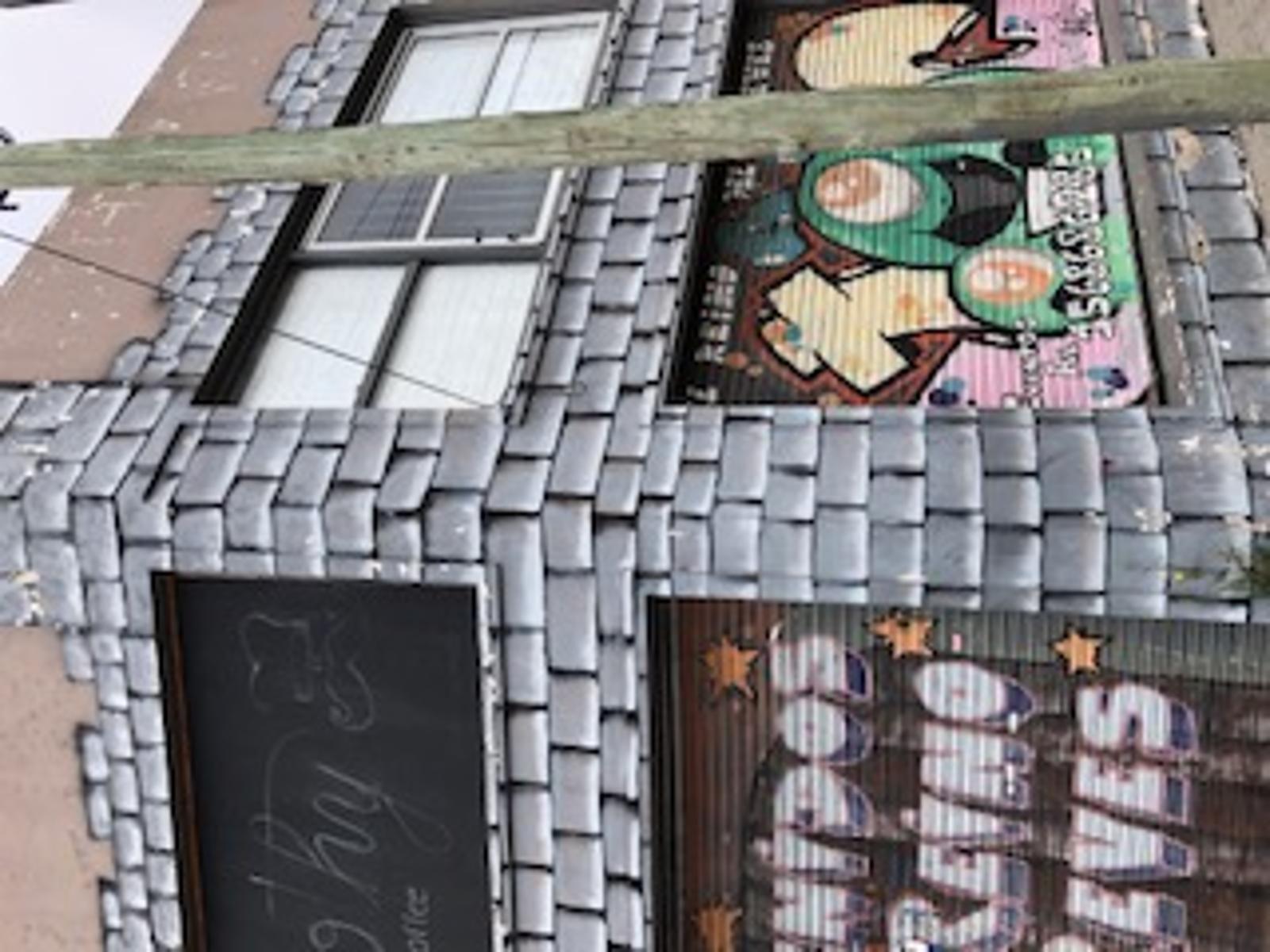 Excelente local en esquina con entrepiso varios destinos