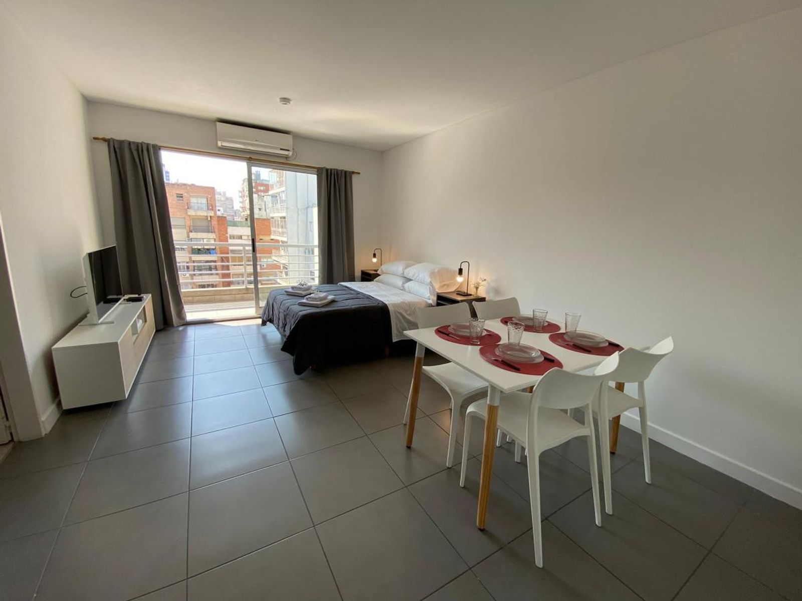 Moldes 2800 - 1 Ambiente + Balcon - Belgrano