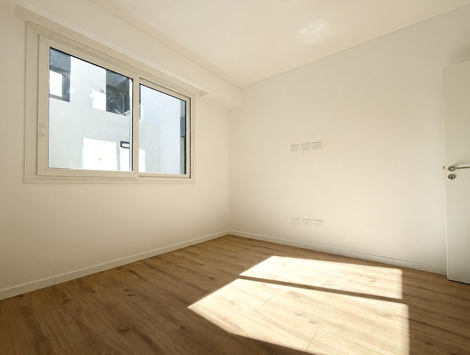 2 AMBIENTES EN EDIFICIO DE 4 PISOS DE 47 A 62 M2 TOT ULTIMO PISO OPCION A TERRAZA