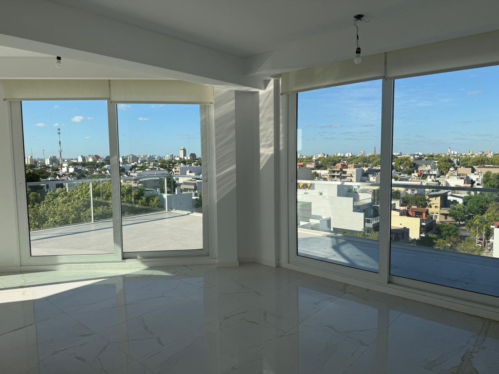 MONOAMBIENTE CON GRAN BALCON ATERRAZADO