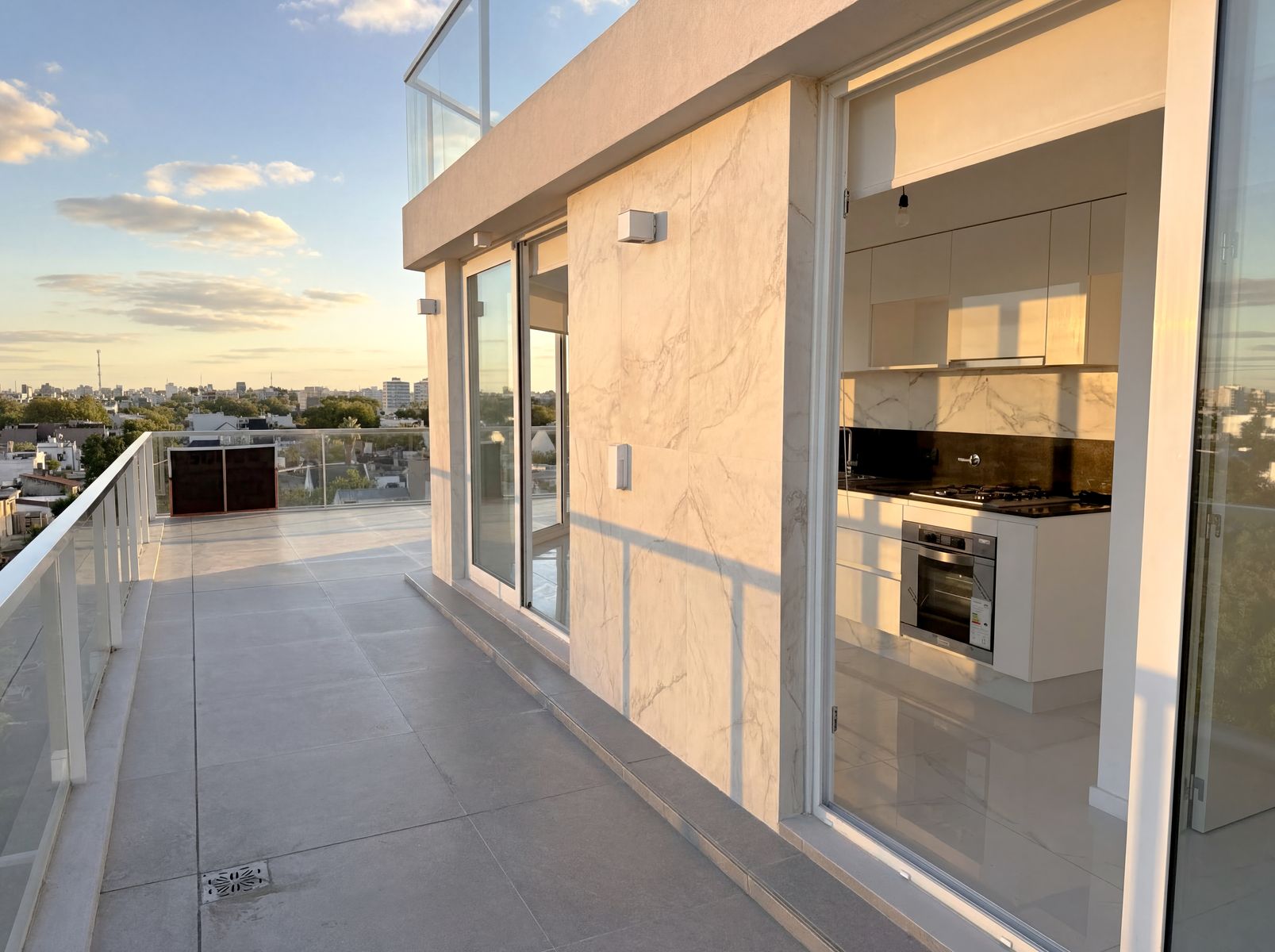 MONOAMBIENTE CON GRAN BALCON ATERRAZADO