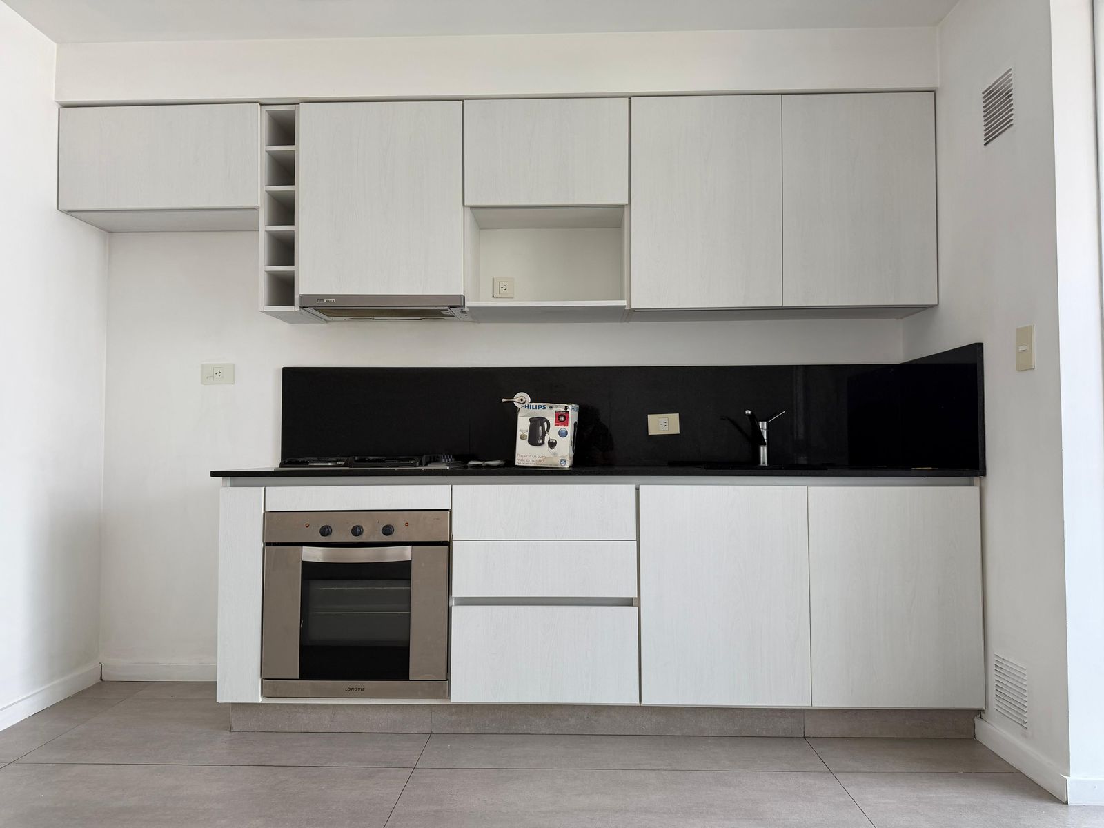 Venta de 2 ambientes en liniers al frente con balcon