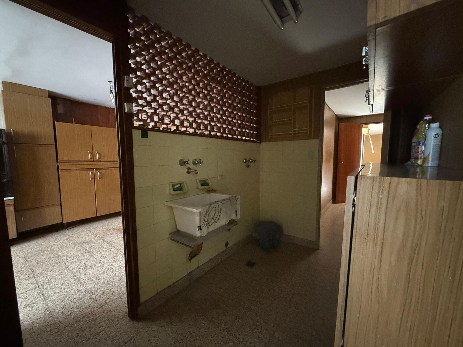 Venta de departamento a refaccionar en Liniers