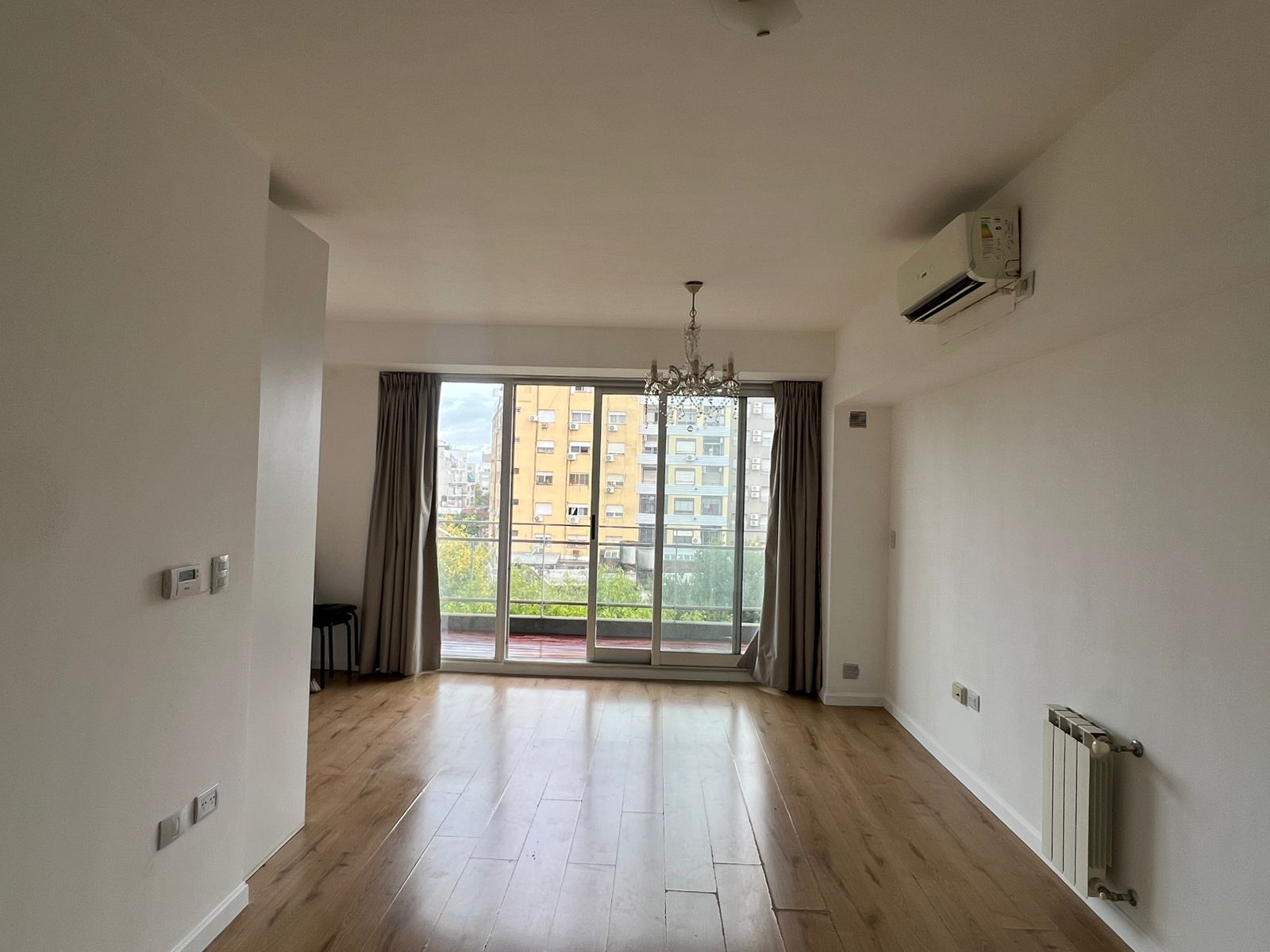 MONOAMBIENTE, FRENTE PLAZA LARRAZABAL