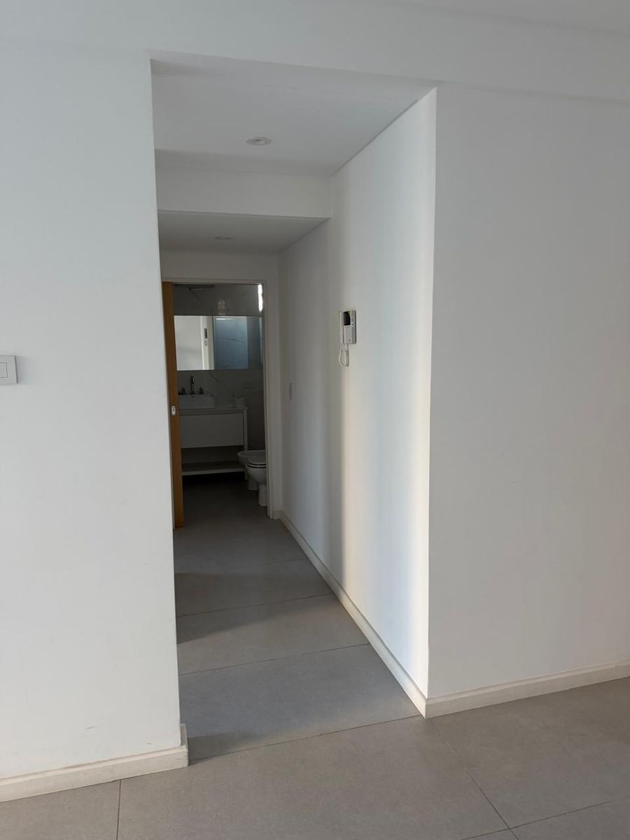 DOS AMBIENTES, MUY LUMINOSO