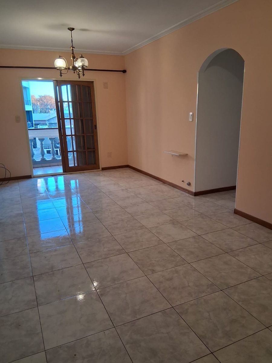 departamento 3 amb con cochara cubierta