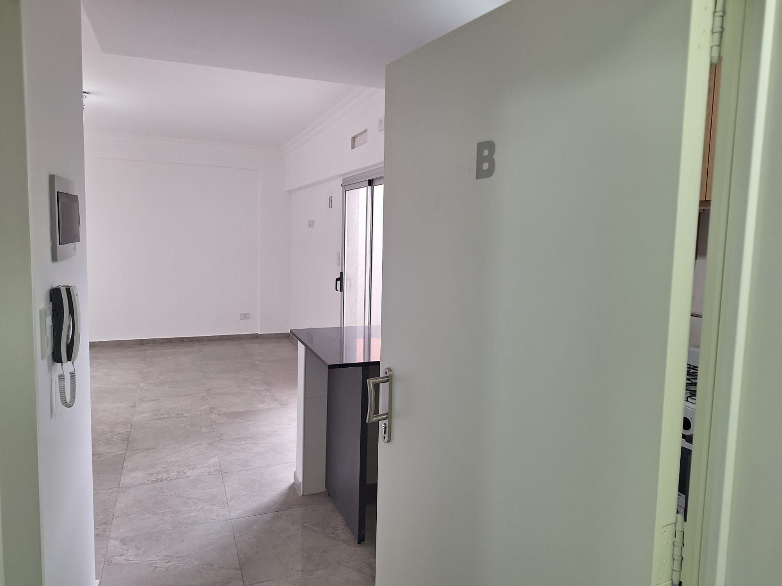 VENTA DEPARTAMENTO 2 AMB A ESTRENAR CON 2 PATIOS