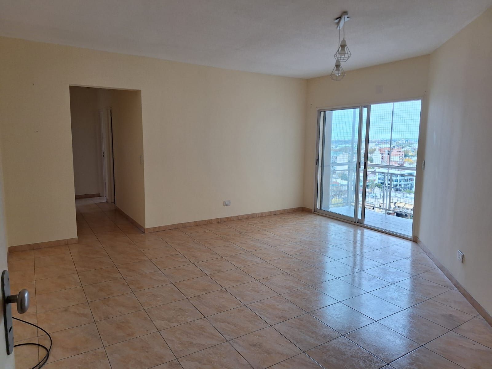3 AMB , COCINA INDEPENDIENTE , BAÑO COMPLETO