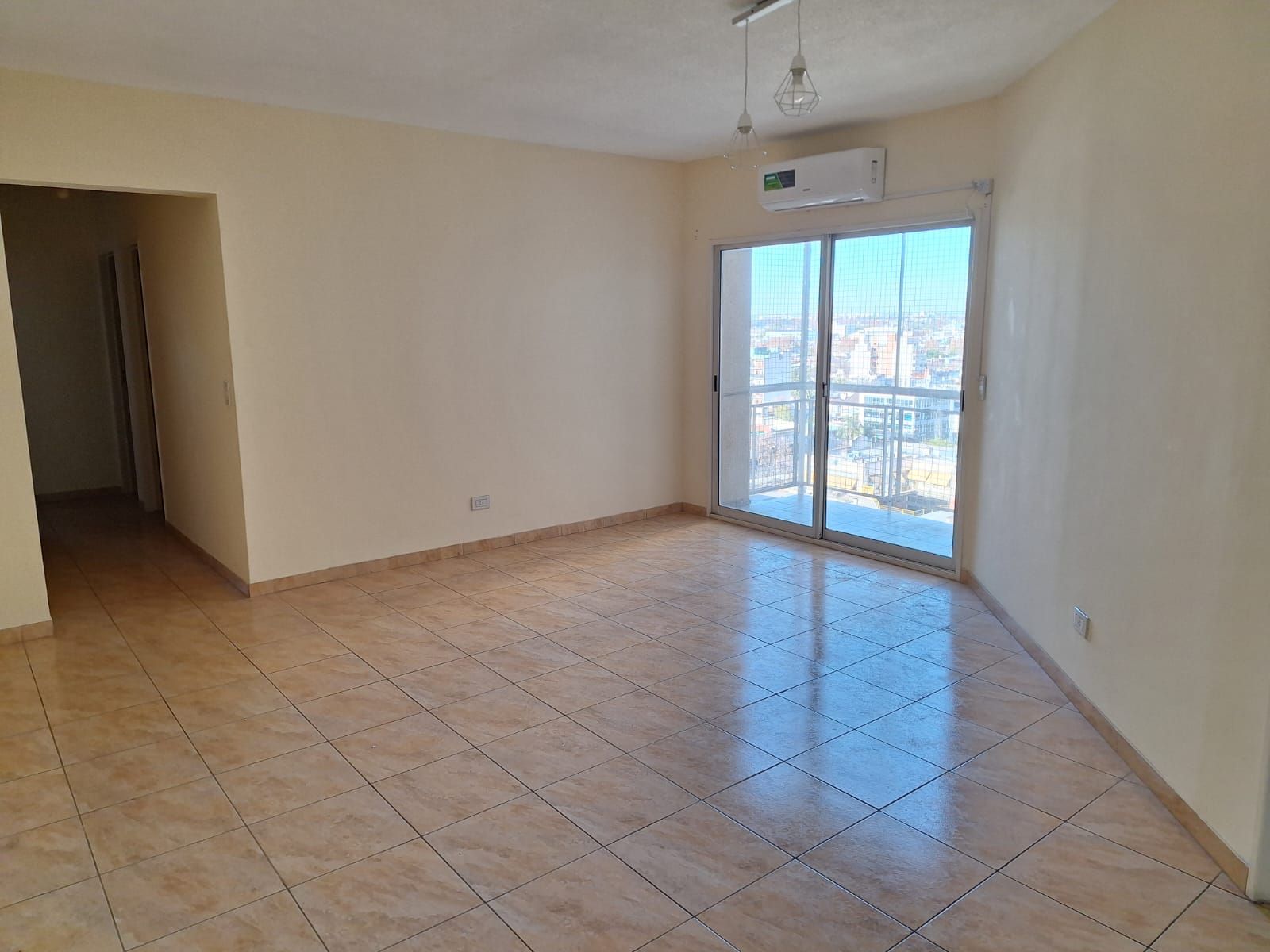 3 AMB , COCINA INDEPENDIENTE , BAÑO COMPLETO