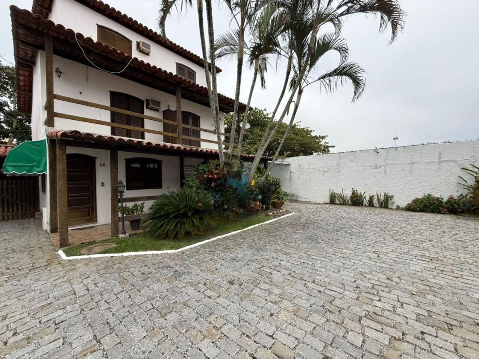 Casa em Condomínio para Venda, 4 dormitórios, sendo 1 suíte, 3banheiros,1 vaga, área construída 187,23 m²