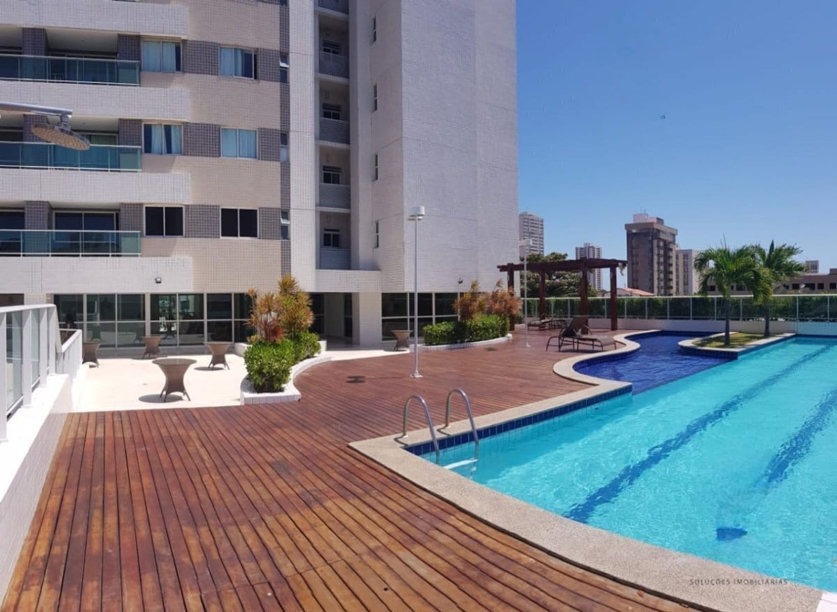 Alquiler Fijo Apartamento 4 ambientes C/ Dependencia Centro FortalezaCeará