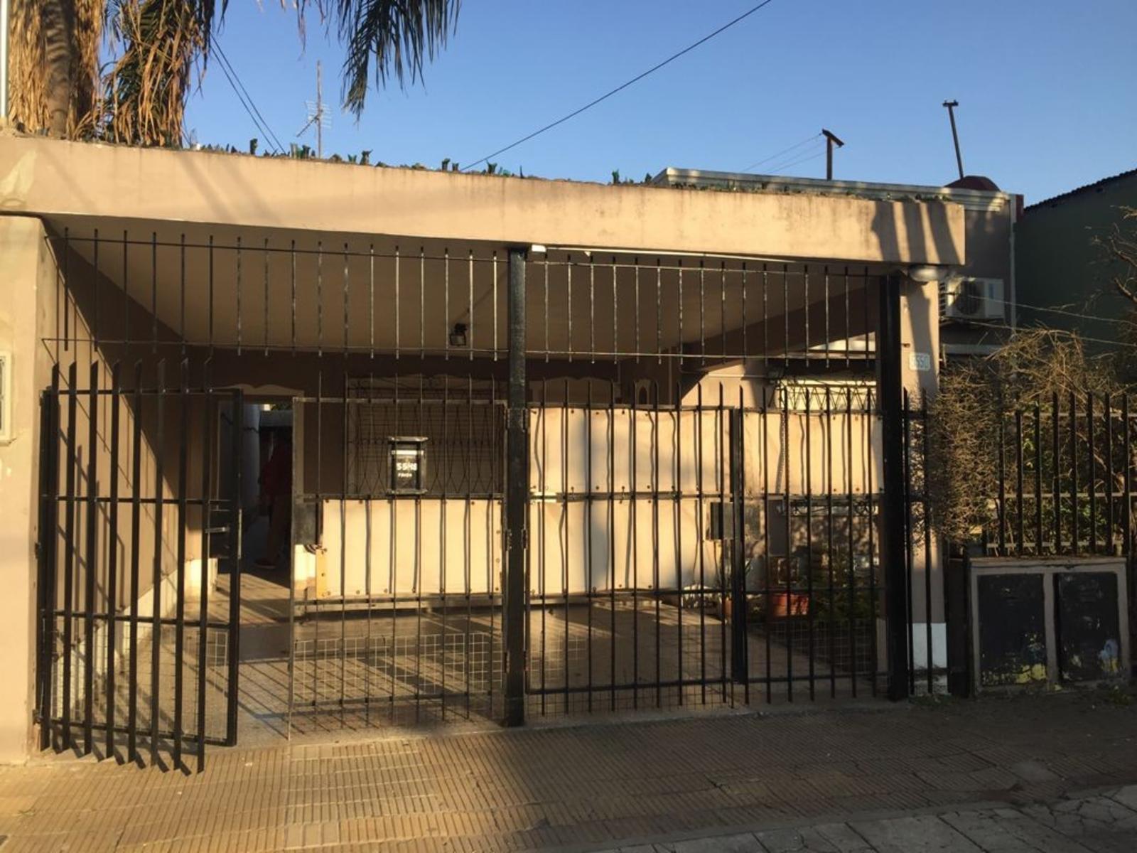 SAN MARTIN (Billinghurts) - Regia CASA 3 Amplios Amb c/ FDO LIBRE100 Mts2