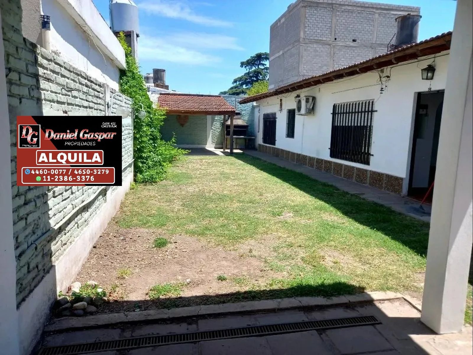 ALQUILER - CASA 5 AMBIENTES - 250 M2 TOTALES