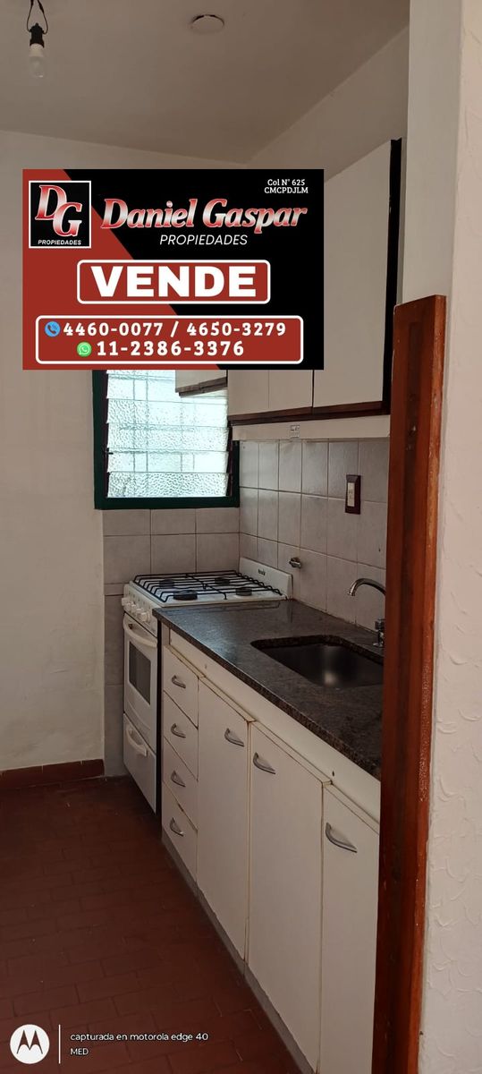 VENTA - DEPTO. 2 AMBIENTES C/ENTRADA DE AUTO - AL FRENTE