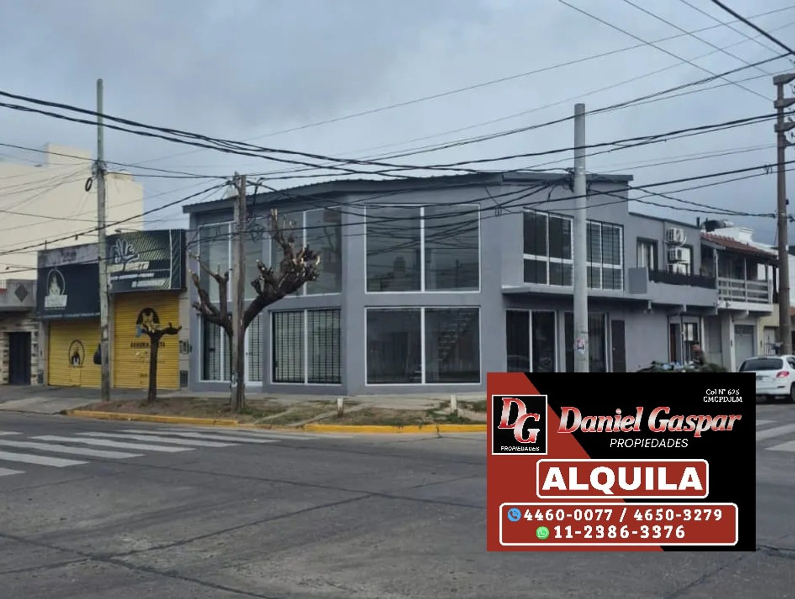 ALQUILER - EXCELENTE LOCAL COMERCIAL EN ESQUINA A ESTRENAR - DOS PLANTAS