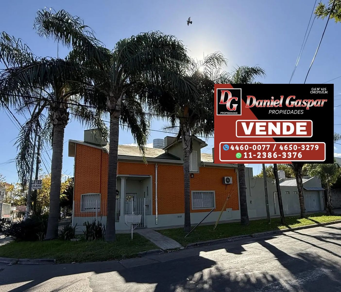 VENTA - CASA 3 AMBIENTES EN IMPECABLE ESTADO - MORÓN CENTRO