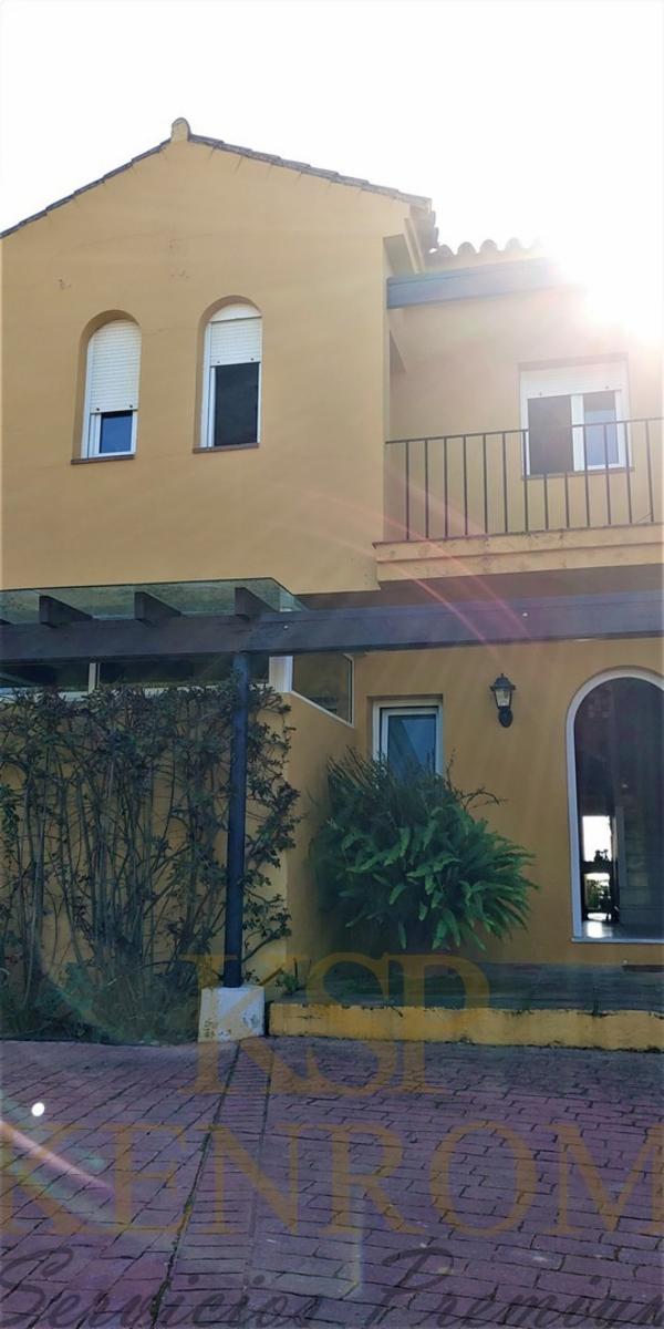 PRECIOSO CHALET EN ISLANTILLA