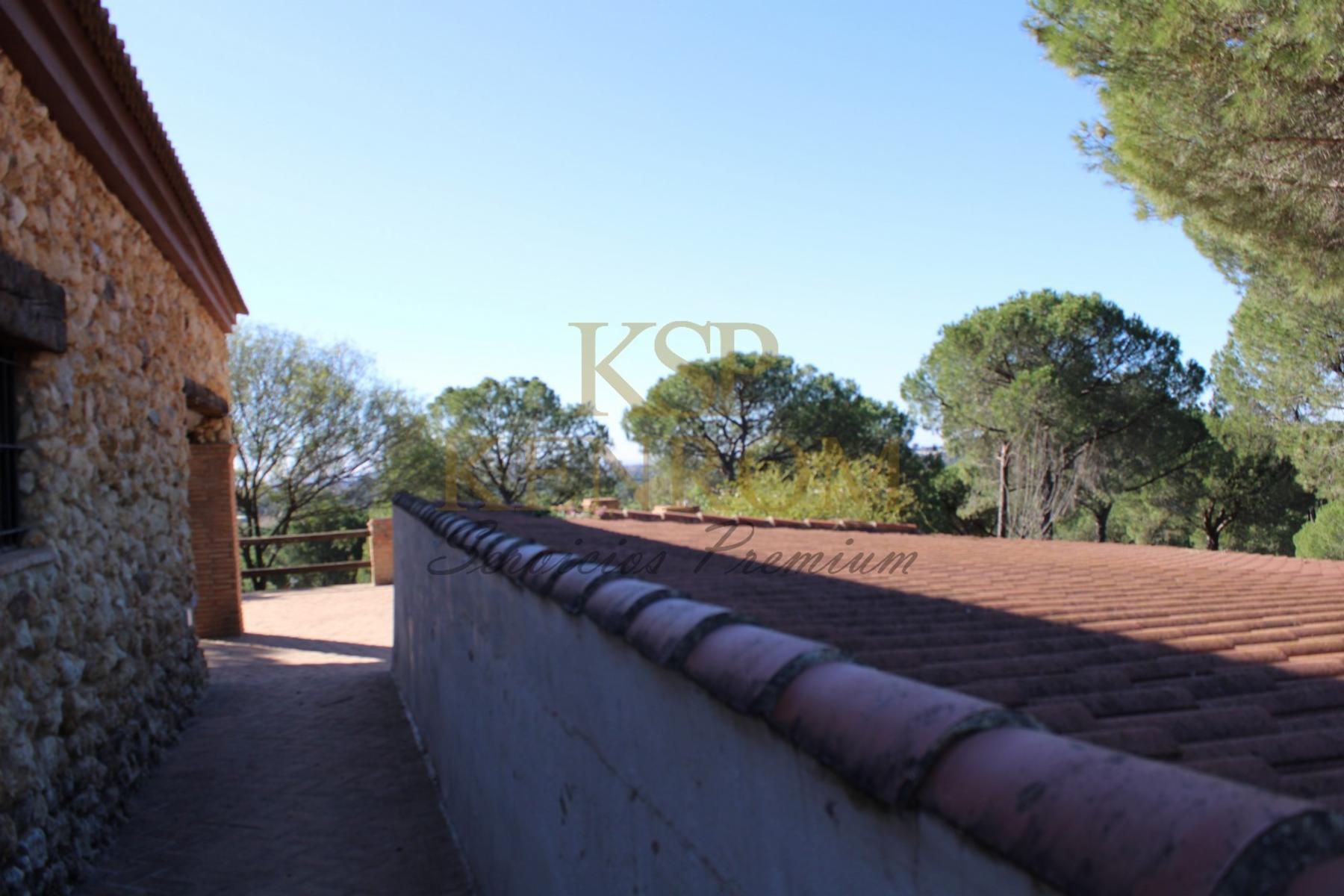 PRECIOSO CHALET RUSTICO EN NAVAHERMOSA. BEAS