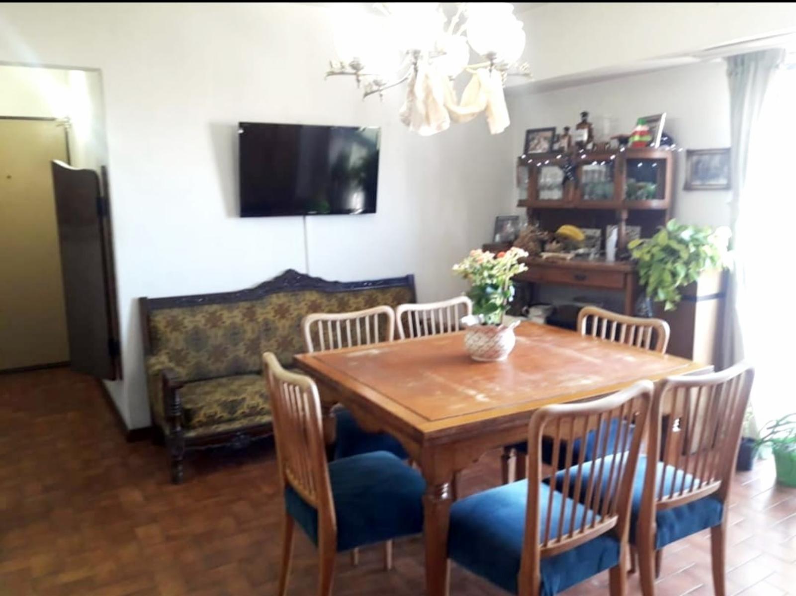 Excelente departamento de 3 ambientes. 50mts2 aprox.