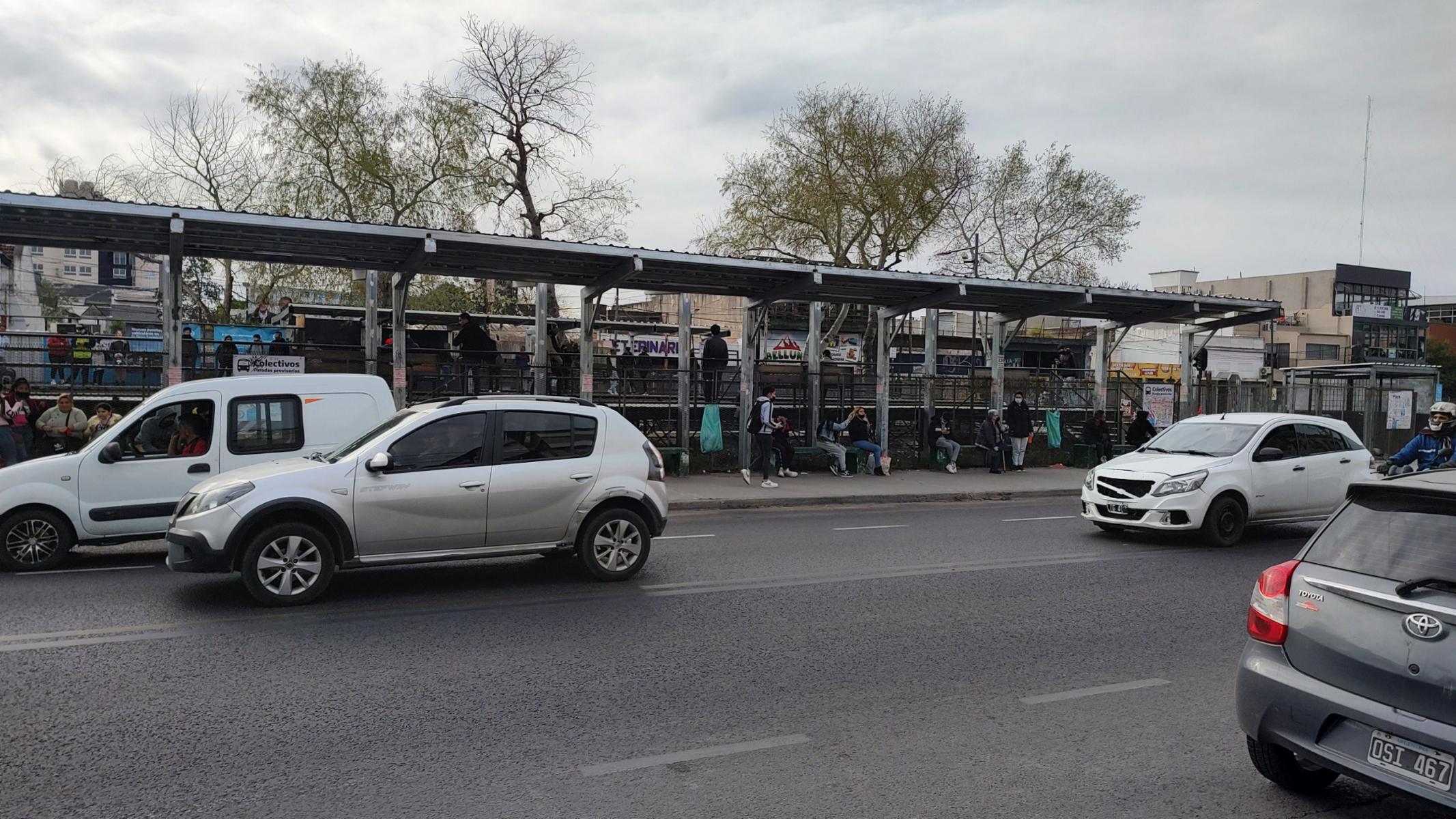 ITUZAINGO - FRENTE A ESTACION- MONOAMBIENTE APTO PROFESIONAL + COCHERA CUBIERTA