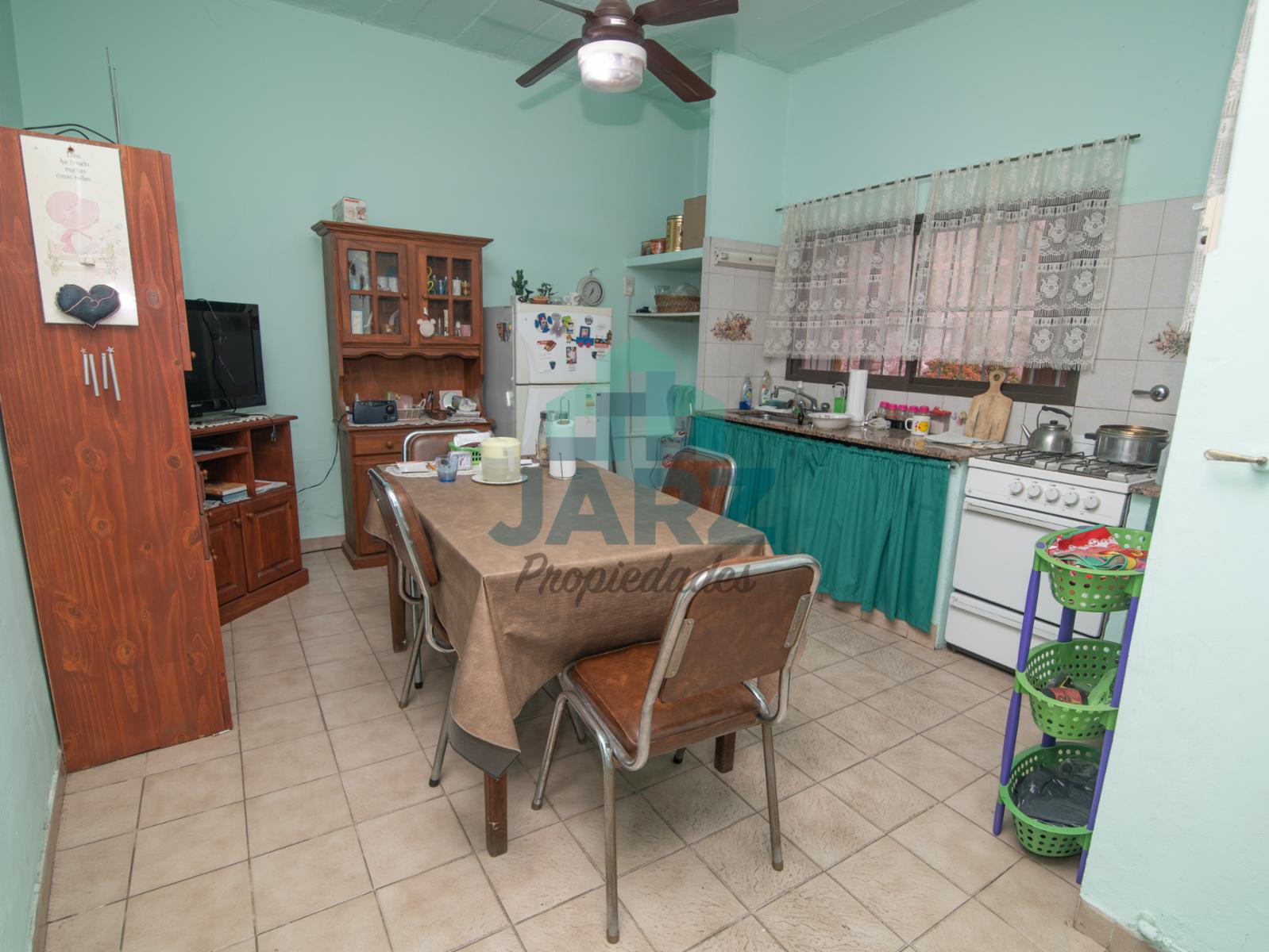 Casa I Venta I 2 Ambientes I Bernal I PH con Parque