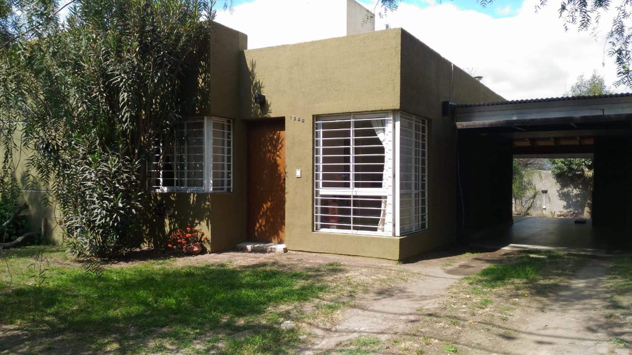 EXCELENTE DUPLEX DE DOS DORMITORIOS - OPORTUNIDAD EN VILLA ALLENDE - RECIBE MENOR