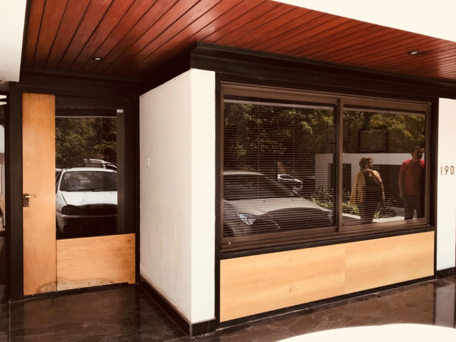 MUY LINDO CONSULTORIO/OFICINA SOBRE AV. POETA LUGONES