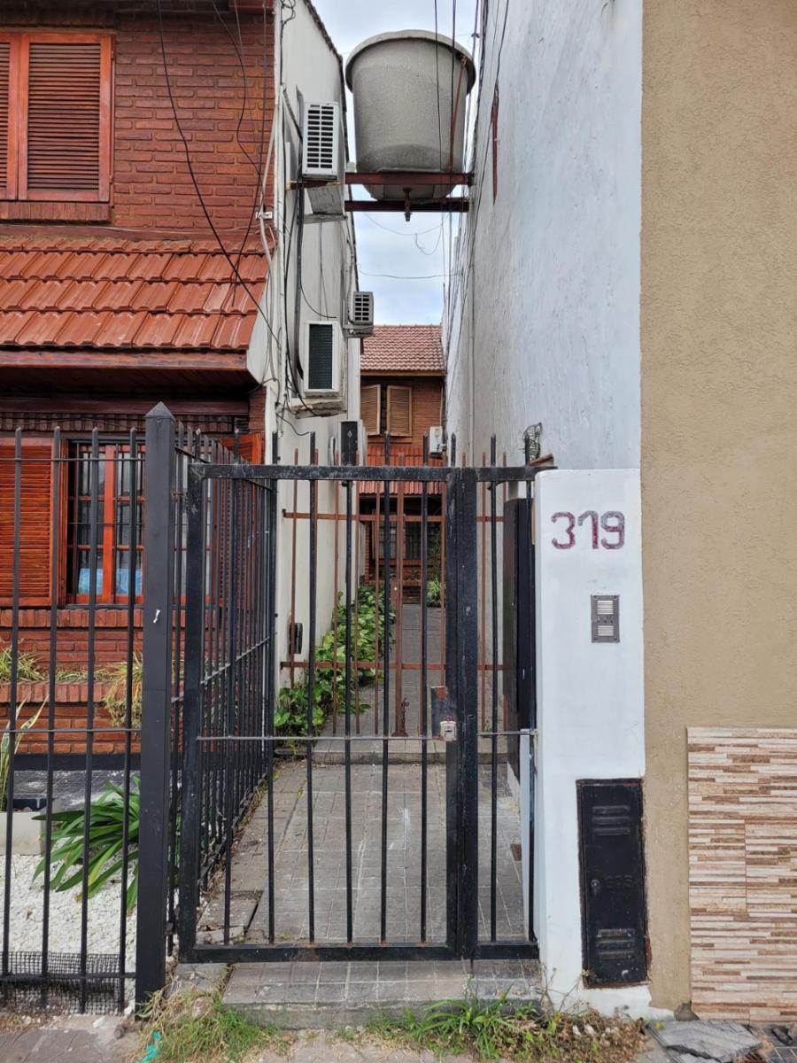 Excelente Duplex de 3 ambientes sobre calle Larrea 319 Ramos Mejía