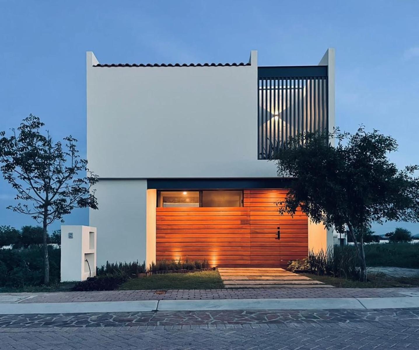 Estrena hermosa casa en una de las zonas mejor conectadas y mas seguras de Querétaro.