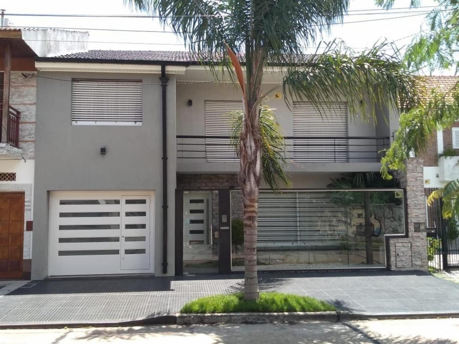 Casa 4 amb, zona residencial Barrio Don Bosco Ramos Mejia