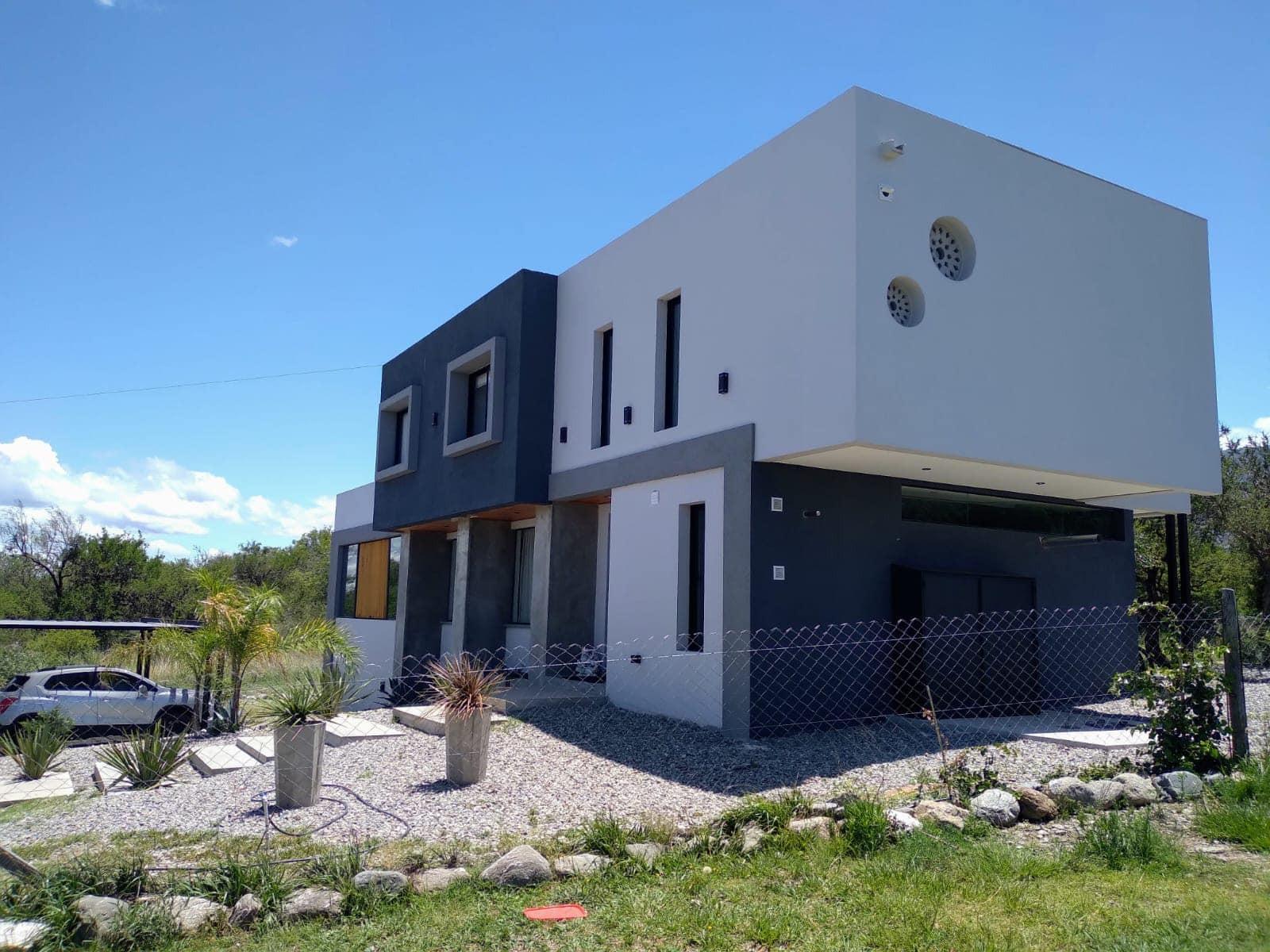 CASA EN VILLA DE MERLO, SAN LUIS - UNA JOYA ARQUITECTÓNICA