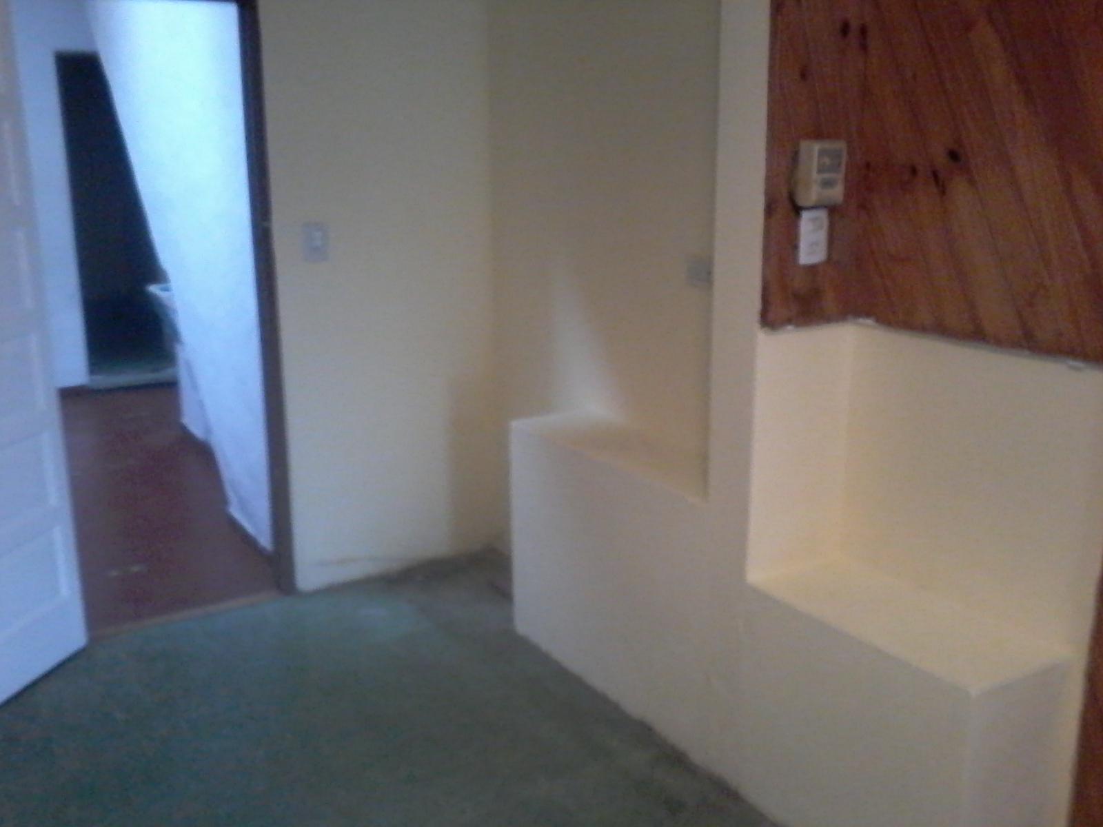 VILLA BALLESTER. PH FRENTE 3 AMBIENTES, 2 DORMITORIOS, COCINA-COMEDOR, BAÑO, PATIO INTERNO CON LAVADERO. TERRAZA CON QUINCHO UBICADO EN MITRE Y CUBA PROXIMO A ESTACION, COLEGIOS Y COMERCIOS.