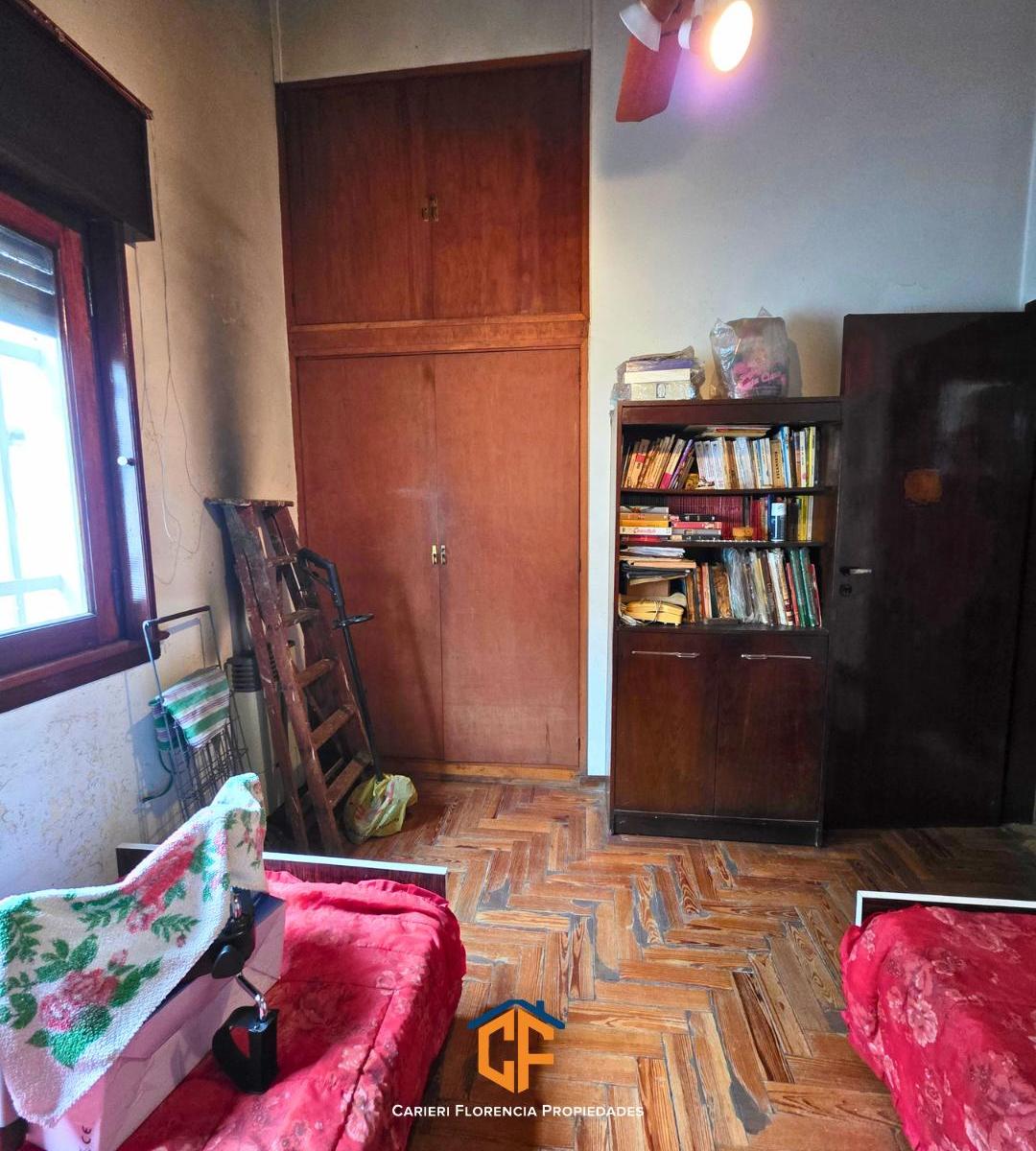 AMPLIA CASA 3 AMBIENTES EN VENTA EN LOTE PROPIO