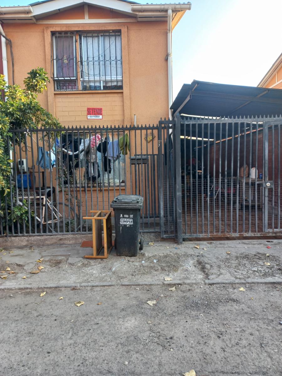 Casa dos pisos pareada (solo con una casa)