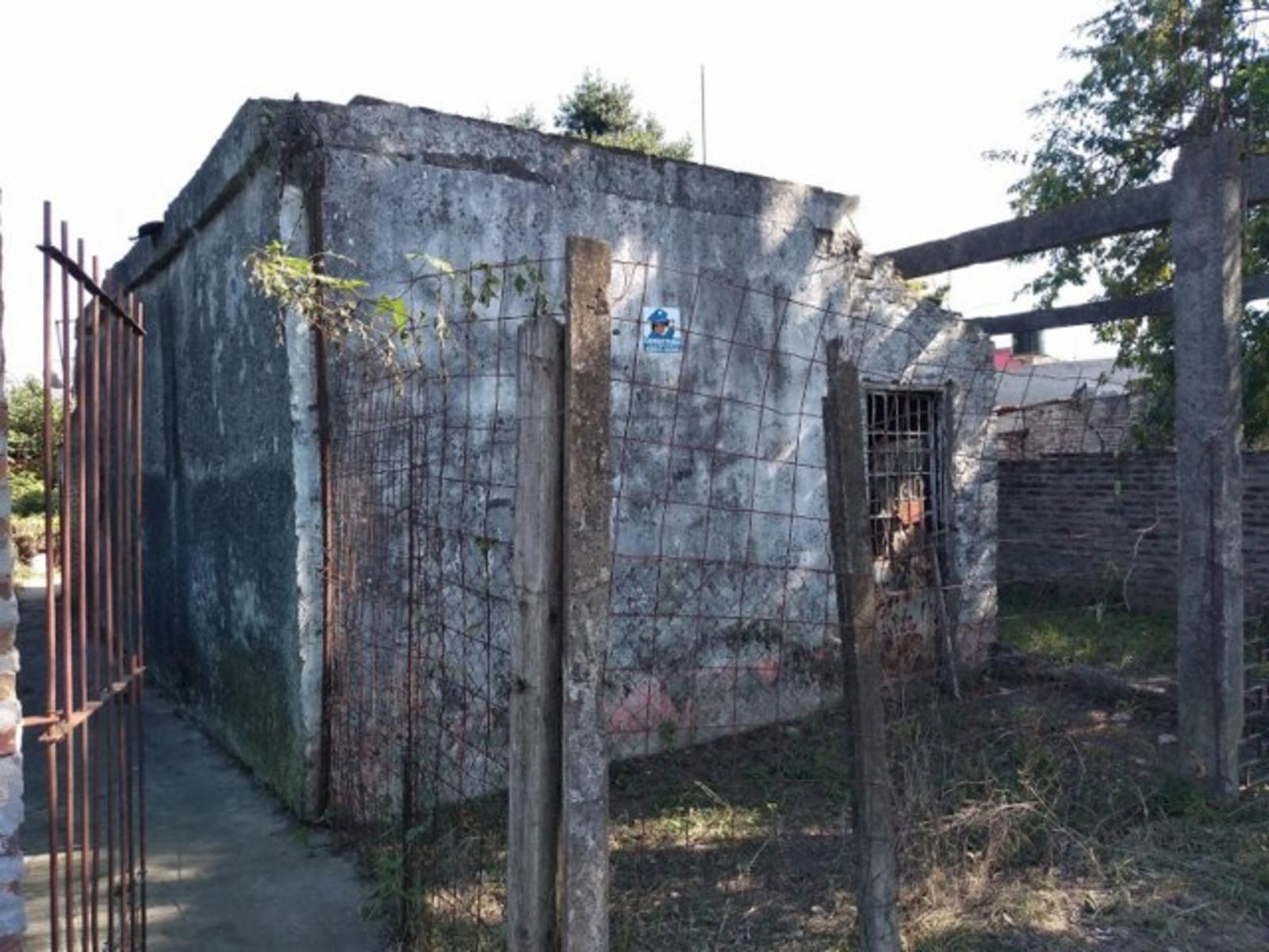 LOTE de 300 M2 CON MEJORAS