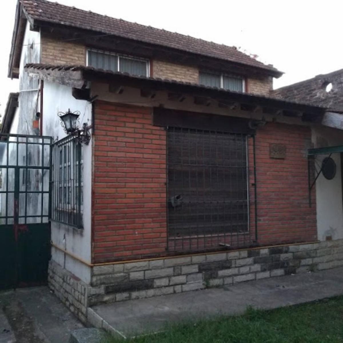 3 CASAS SOBRE LOTE DE 375 m2