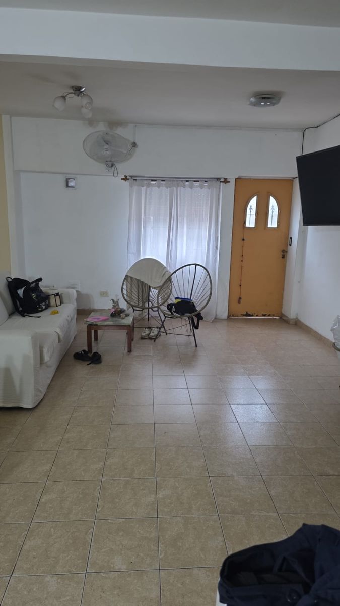 ALQUILER Dúplex 3 ambientes con Patio y Garaje