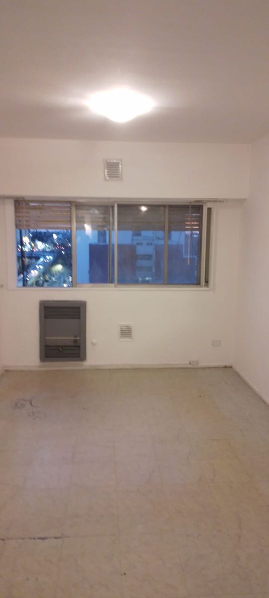 ALQUILER Monoambiente muy luminoso en 6º piso. TODO ELÉCTRICO