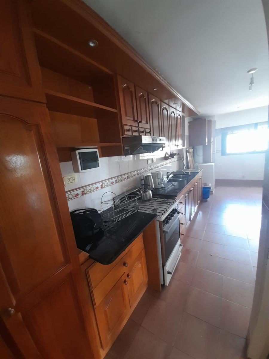 Vendo departamento amplio en centro