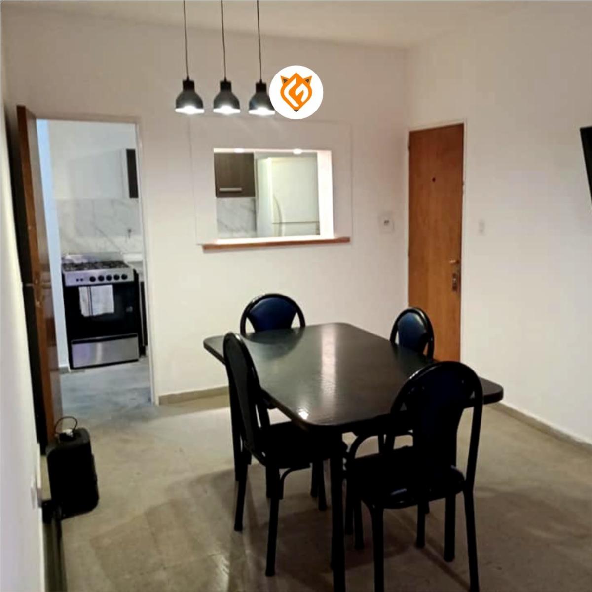 VENDO DEPARTAMENTO AMPLIO -RESTAURADO-