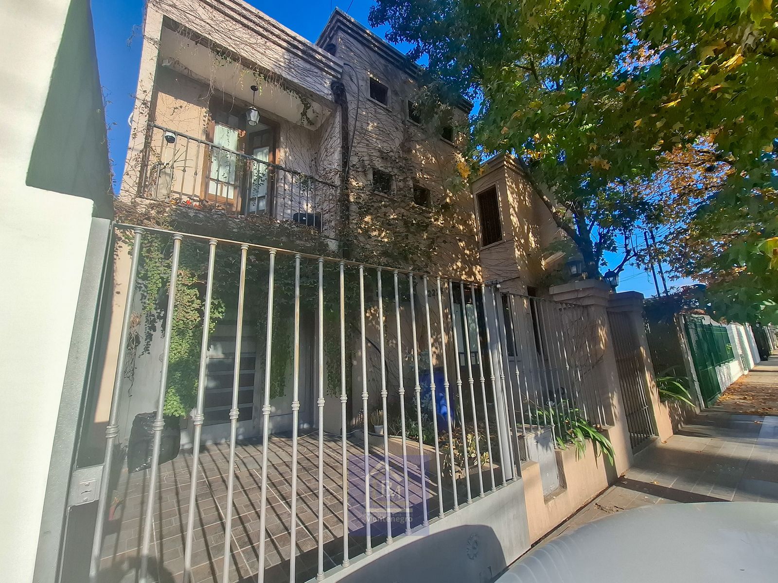 APTA CRÉDITO | Excelente casa de categoría con parque y piscina | Ituzaingó