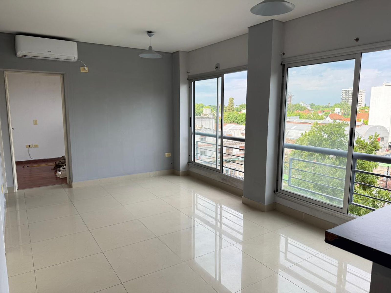 DEPARTAMENTO 2 AMBIENTES. EXCELENTE UBICACION.