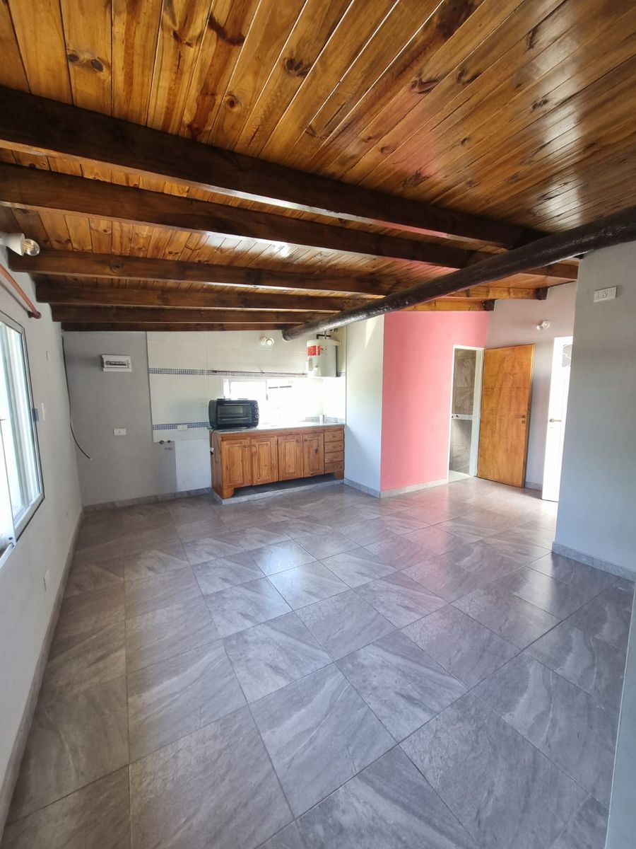 AMPLIO MONOAMBIENTE AL FRENTE