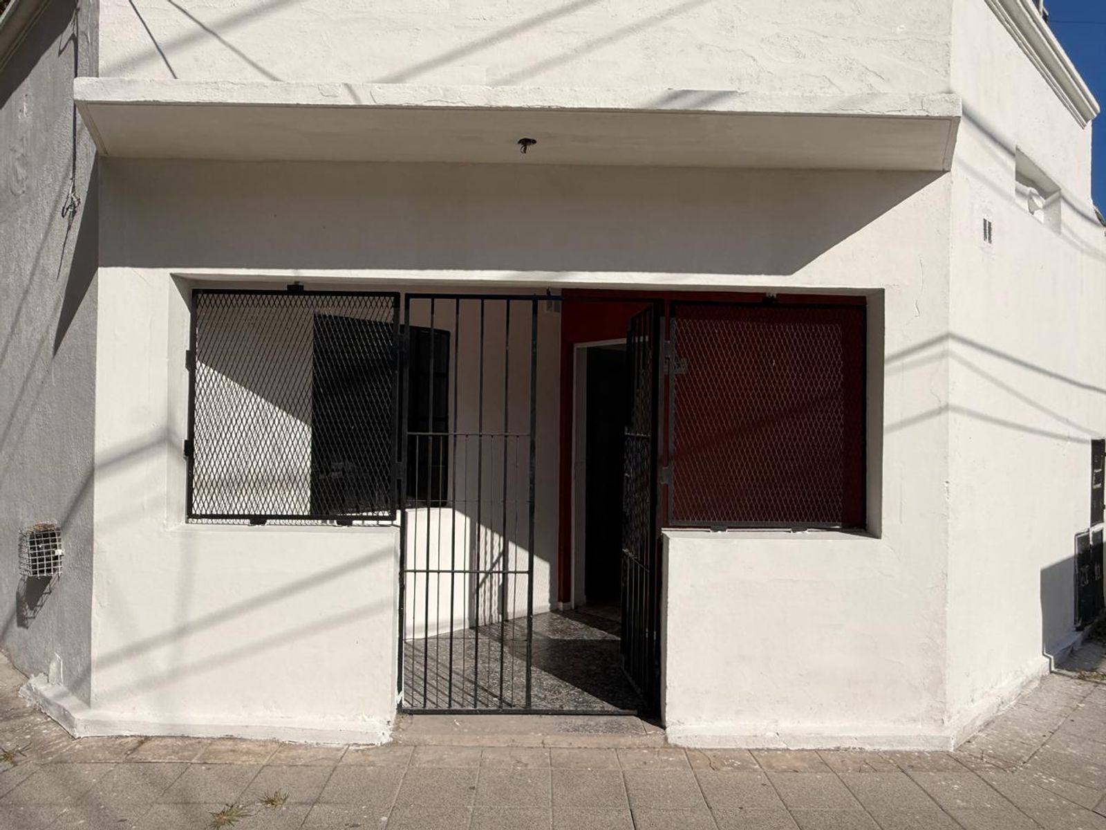 PH AL FRENTE 3 AMBIENTES CON COCHERA Y PATIO