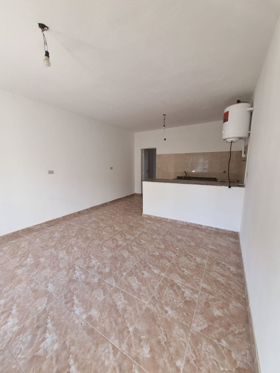 PH 2 AMBIENTES AL FRENTE CON PATIO