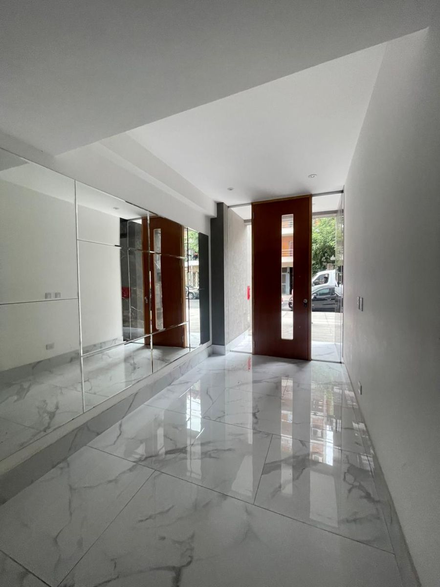 Excelente amplio 2amb. a Estrenar C/balcón y Parrilla